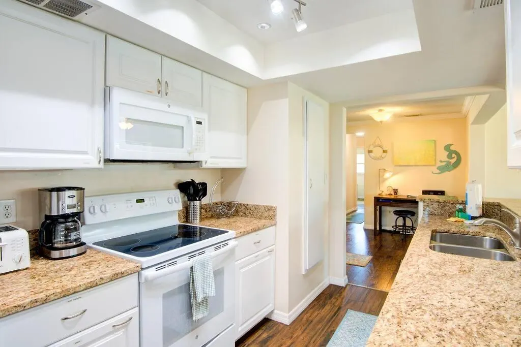 Close To Siesta Key, Shopping, Restaurants & More! * Sarasota