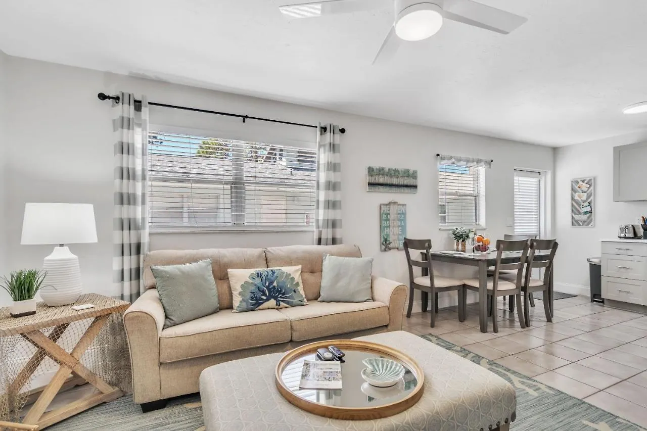 2bed 1bath Minutes To Downtown, Beaches, Restaurants, Theaters And Апартаменты Сарасота