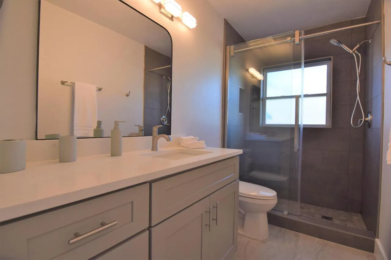 4bd/3bth Renovation With Heated Pool Near Downtown Holiday home *