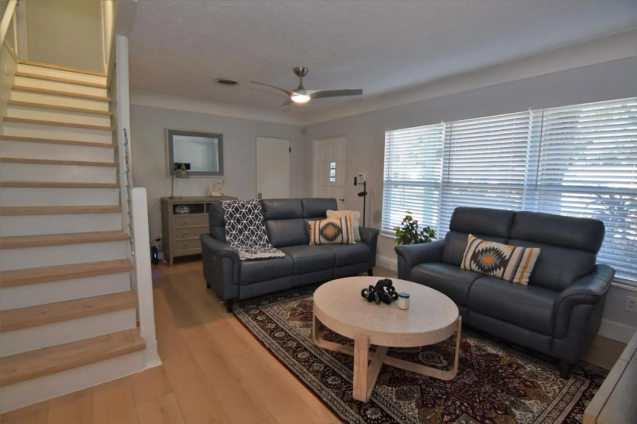 4bd/3bth Renovation With Heated Pool Near Downtown Holiday home