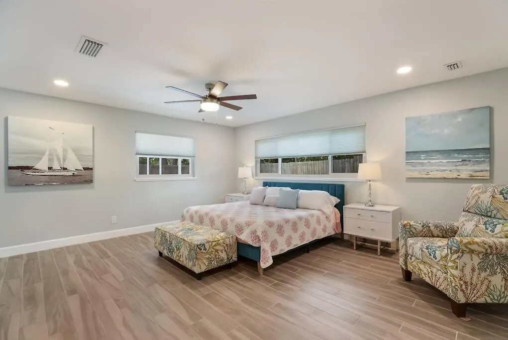 Holiday home Updated Pool Home, Near Siesta Key