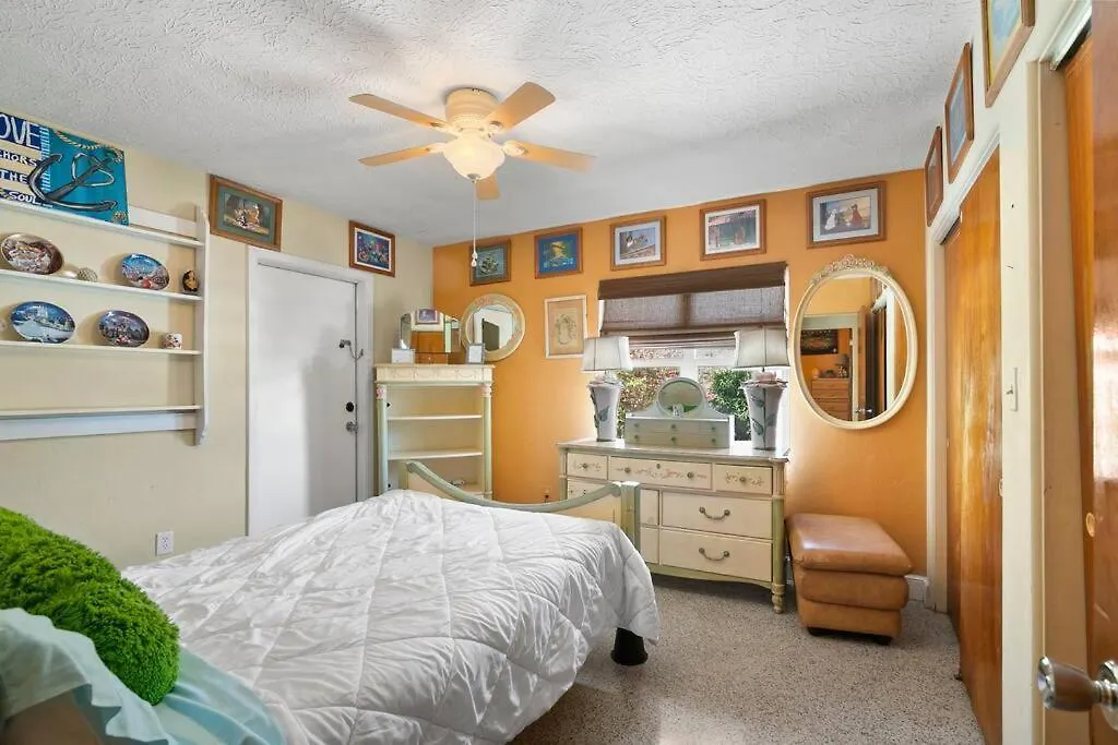 Parrot Bay Retreat Sarasota