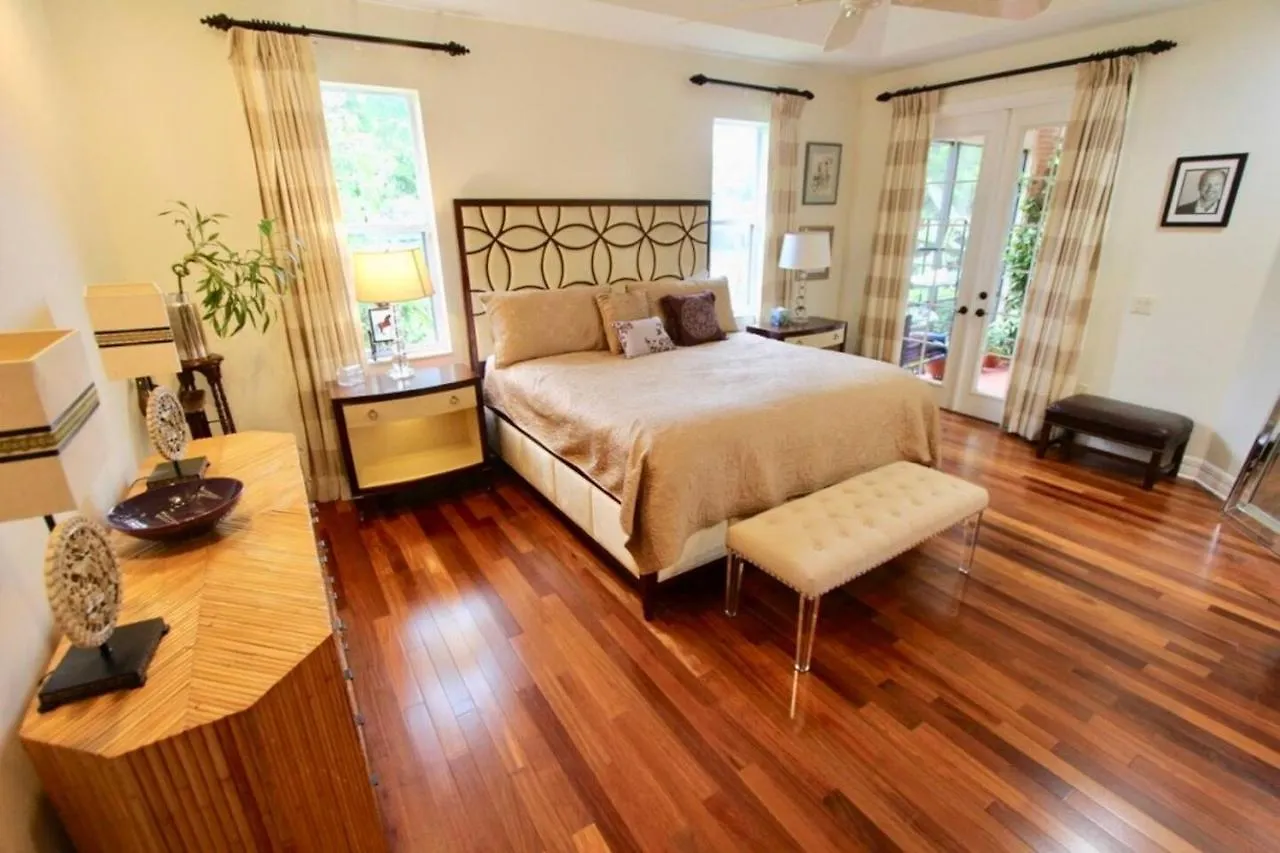 Tranquil Court Oasis *