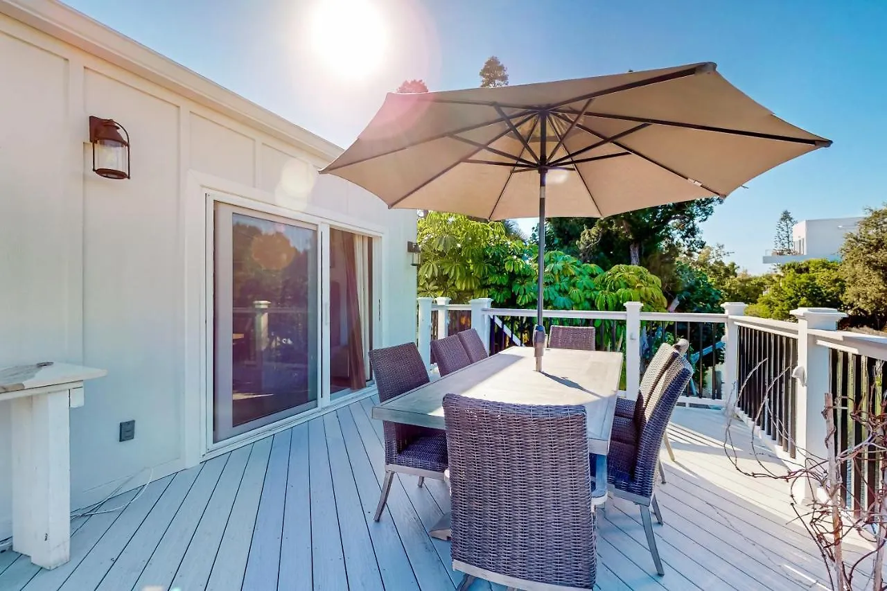 Escape By The Sea Holiday home