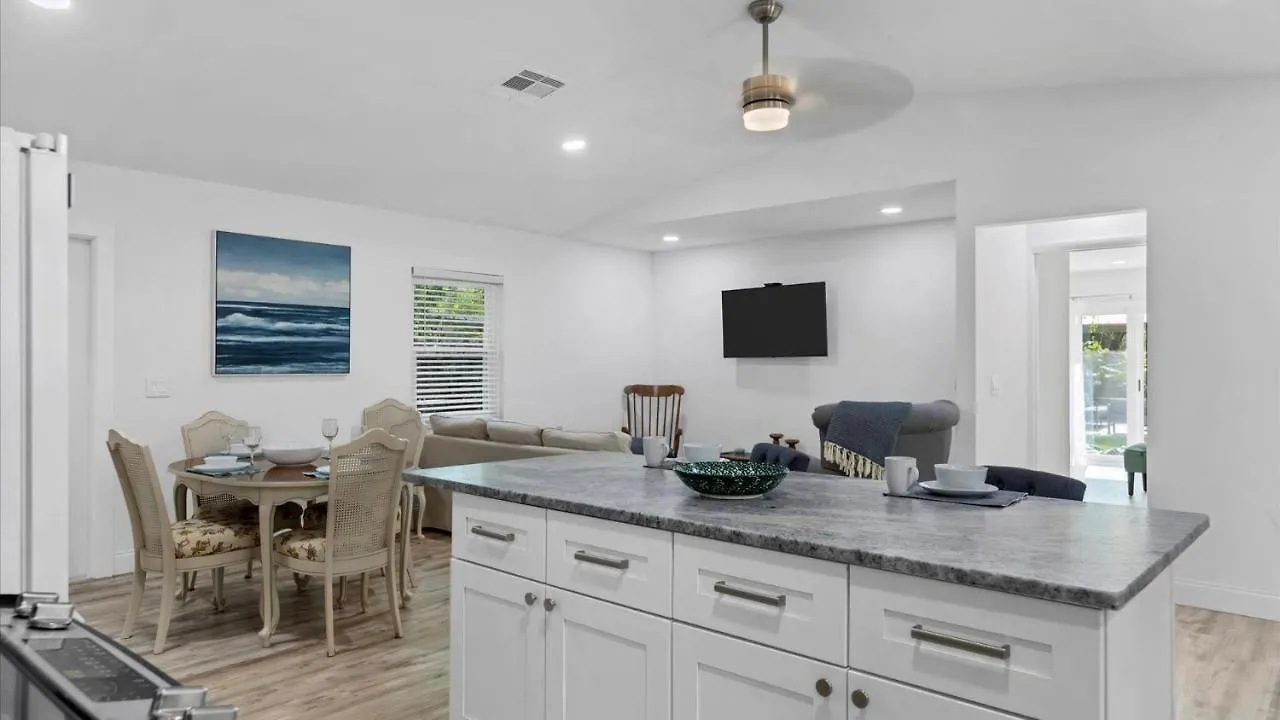 Siesta Key - 3 Bed 3 Baths Villa