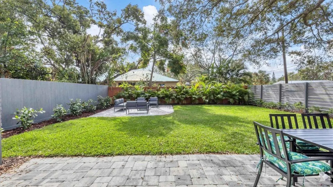 Siesta Key - 3 Bed 3 Baths