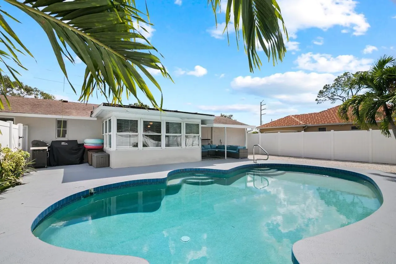Holiday home Ultimate Private With Heated Pool