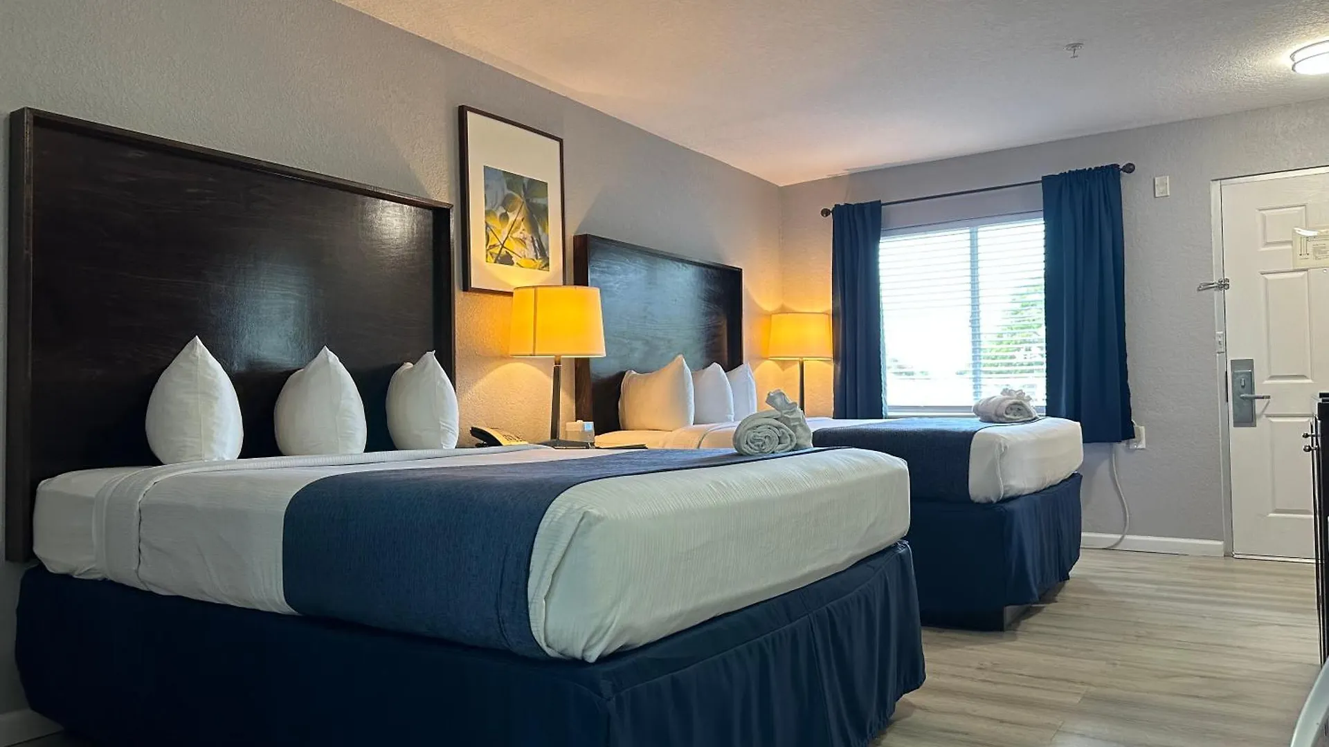 Hotel Lantern & - Sarasota