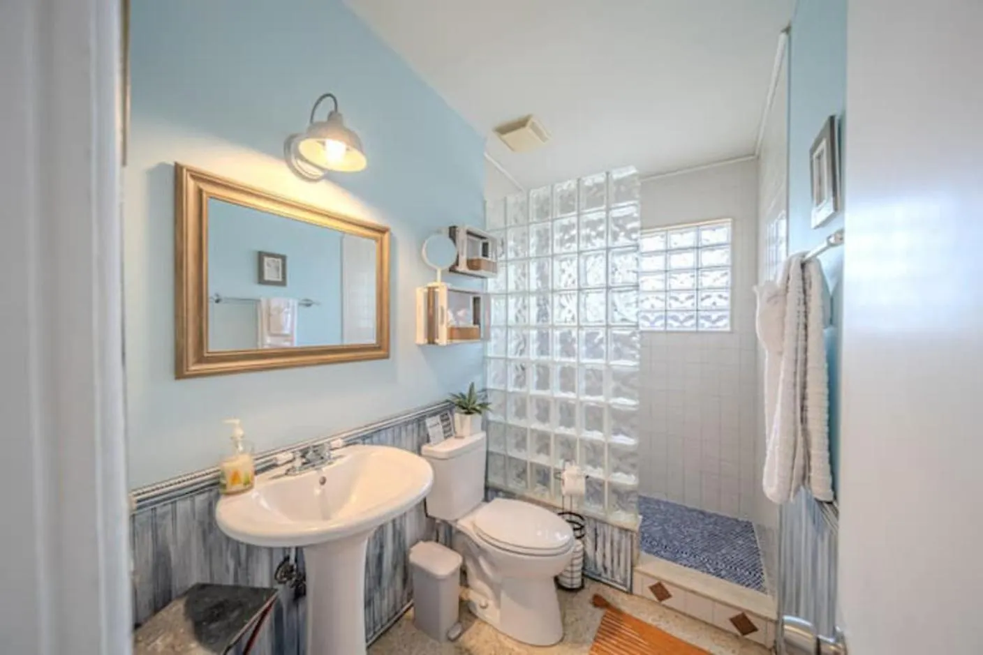 Apartment Beachside Bliss 1 Miles To The With Heated Pool *