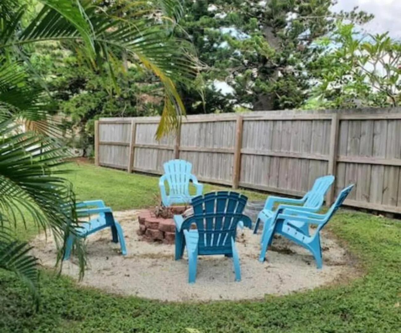 Fantastic Island House 1 Mile To The With Heated Pool Holiday home