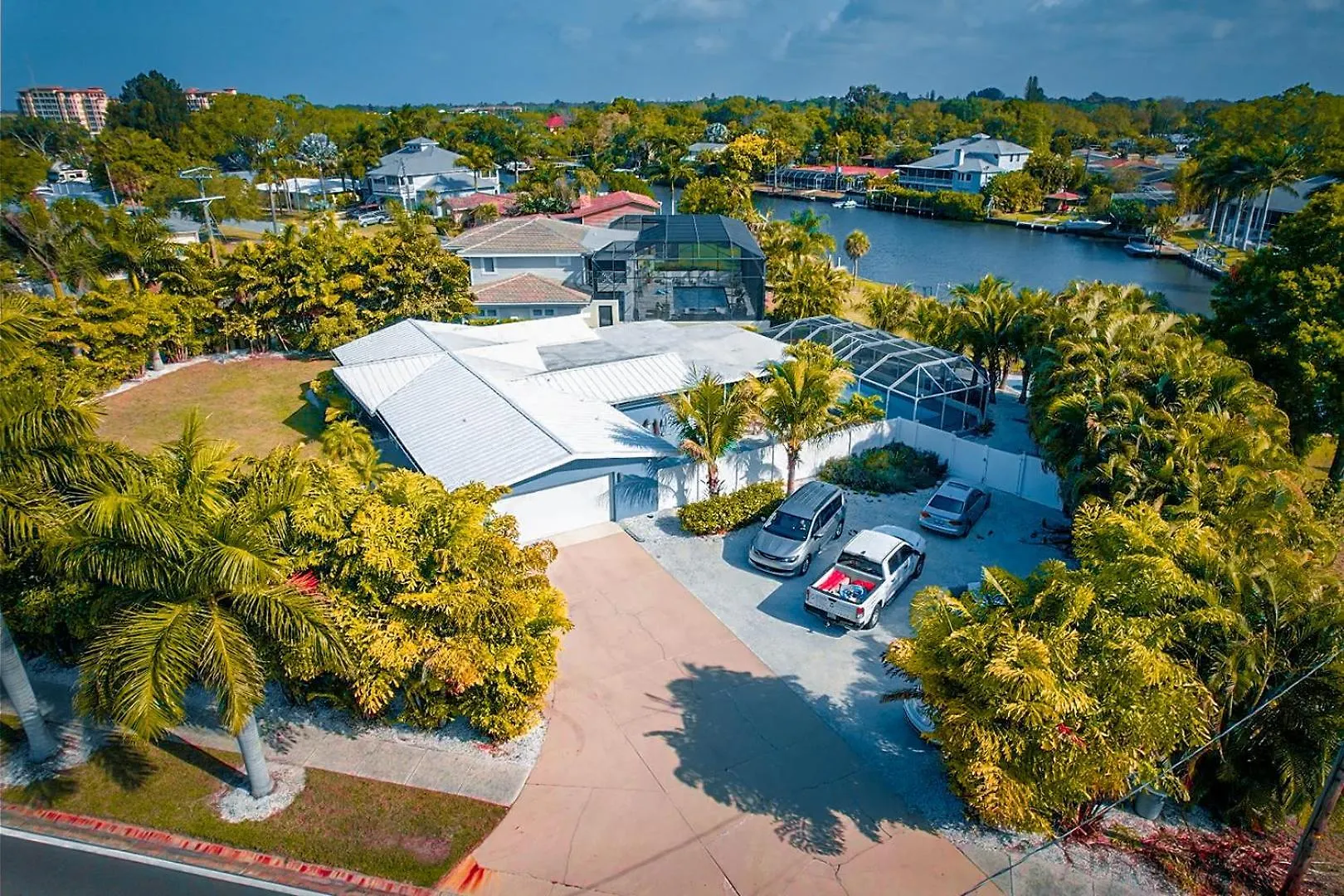 Phillipi Creek House With Boat Dock And Pool