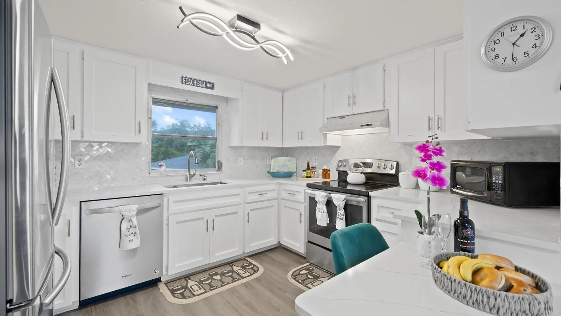 Holiday home Bayside Escape-condo W Dock Pool And Near