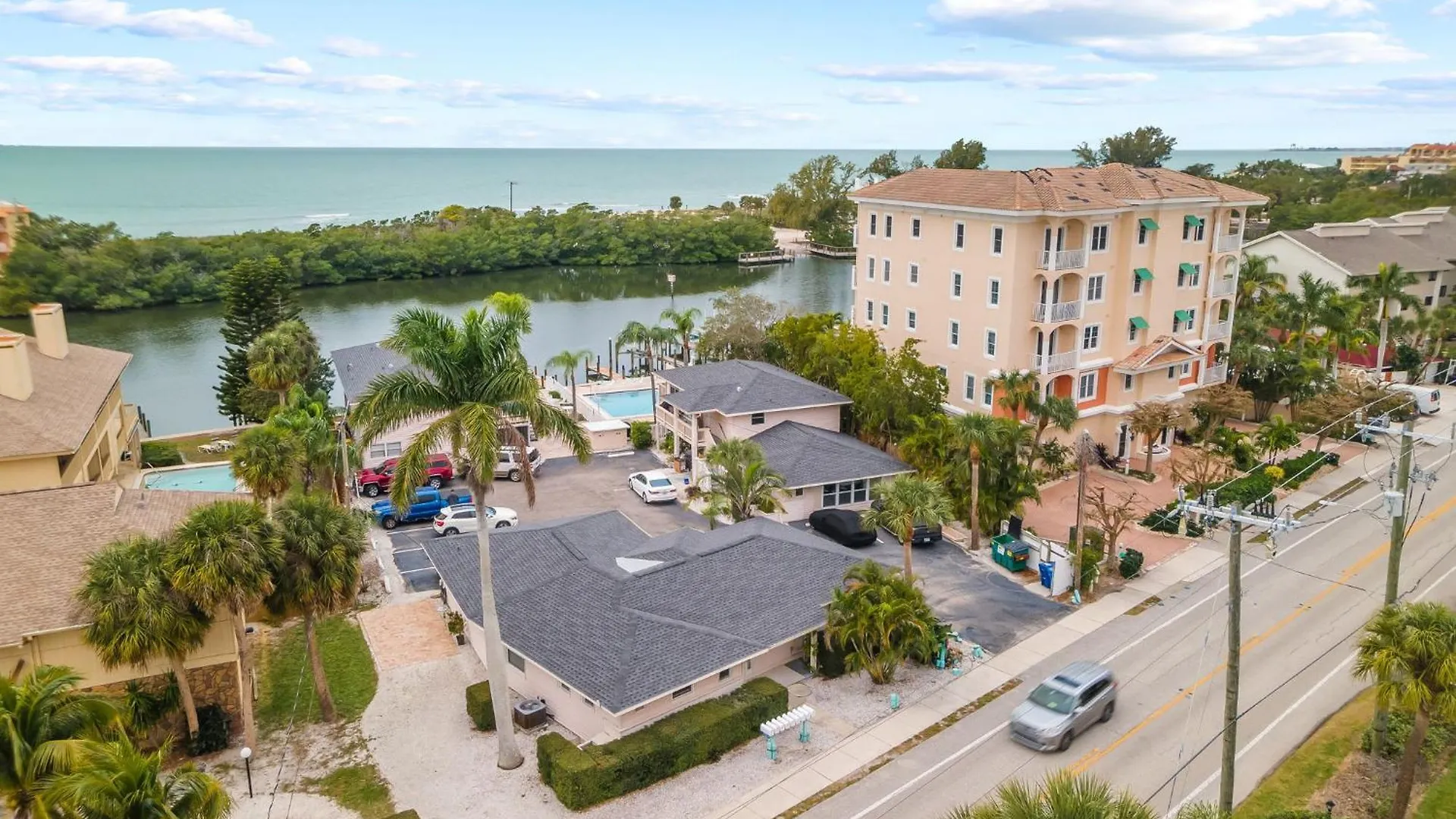 Holiday home Bayside Escape-condo W Dock Pool And Near