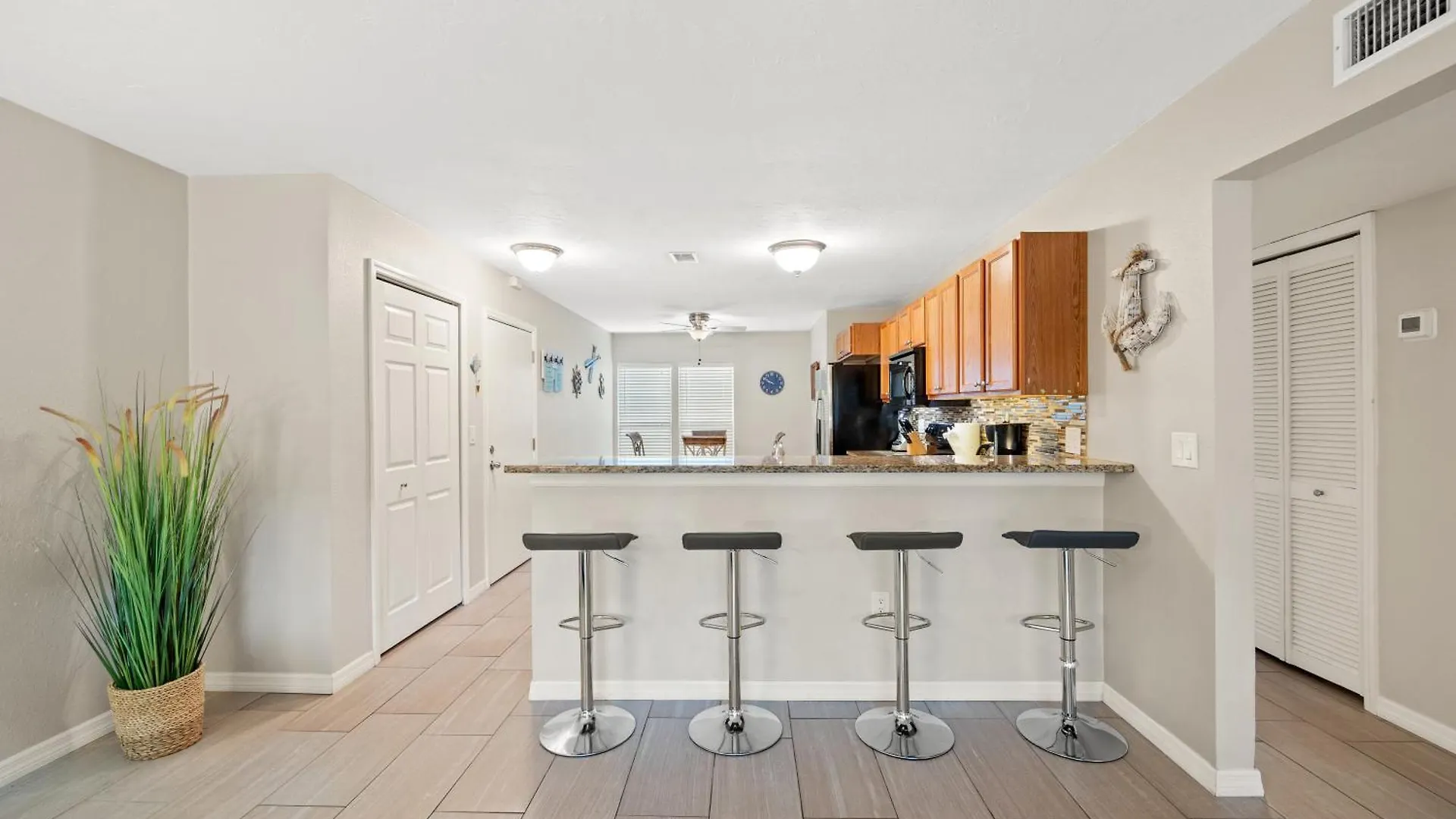 Cozy 2-bedroom In Prime Siesta Key Location Apartment