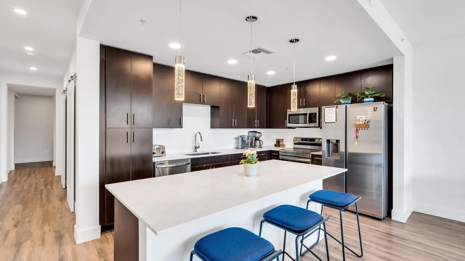 Waterside Retreat: Modern 2br, Mins To & * Sarasota