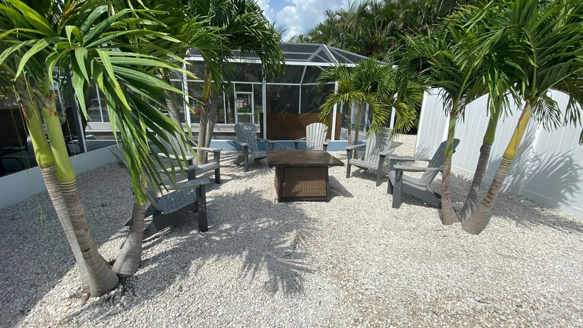 Phillipi Creek House With Boat Dock And Pool