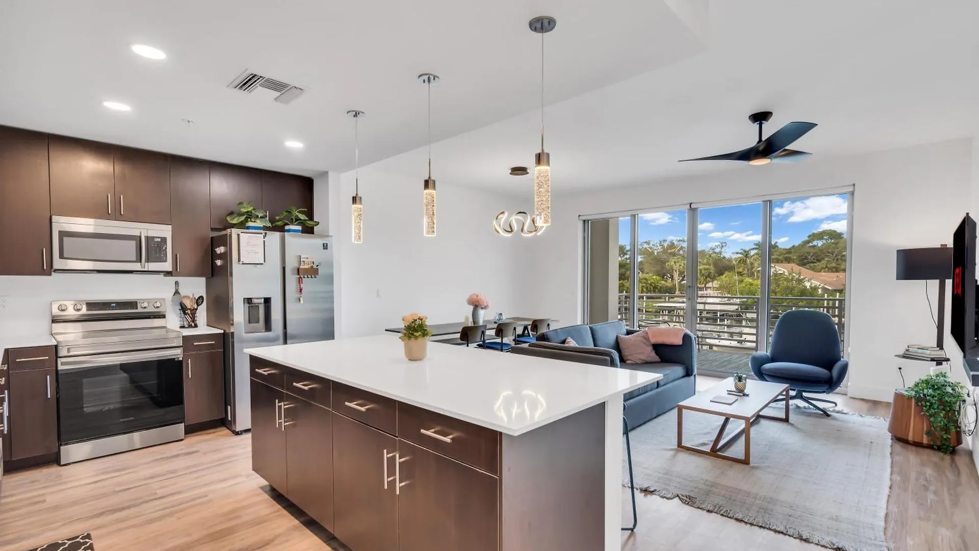Waterside Retreat: Modern 2br, Mins To & *