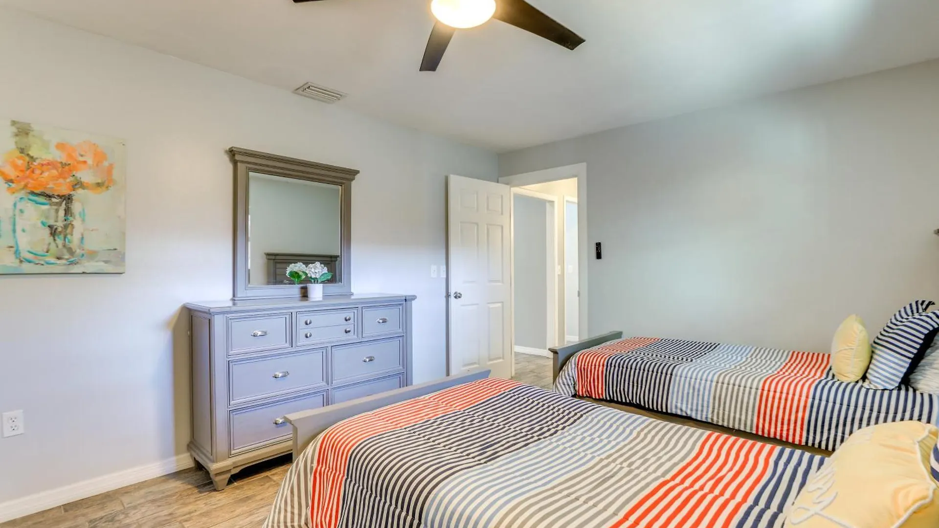 With Heated Pool 3 Mi To Airport! Holiday home Sarasota