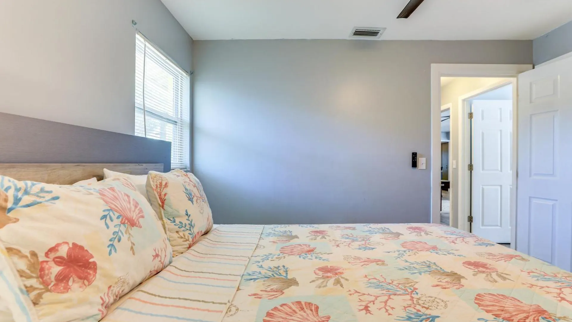 With Heated Pool 3 Mi To Airport! Sarasota
