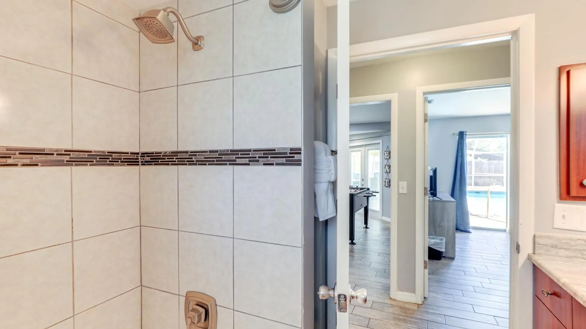 With Heated Pool 3 Mi To Airport! Holiday home Sarasota