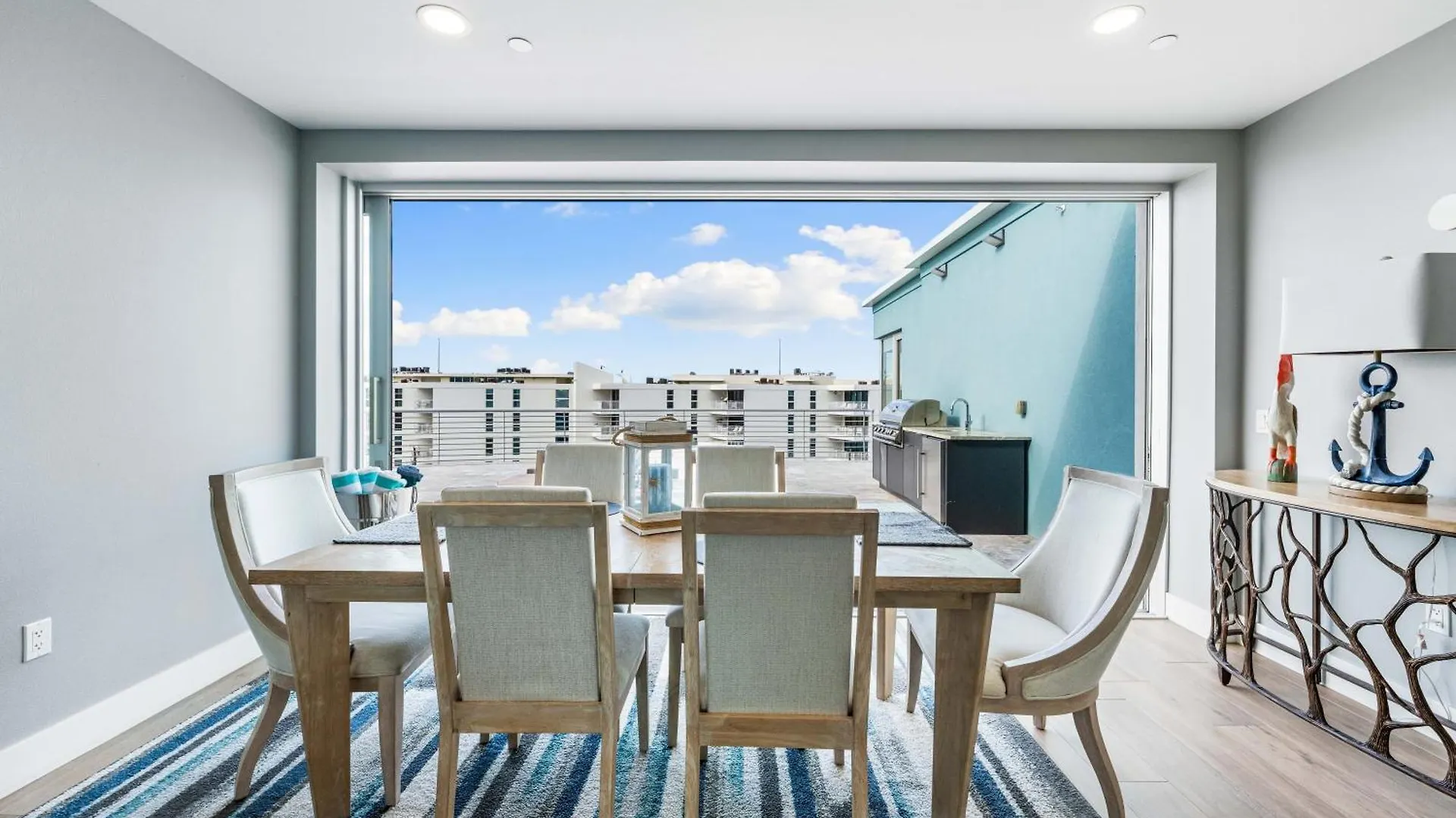 House Apartment *