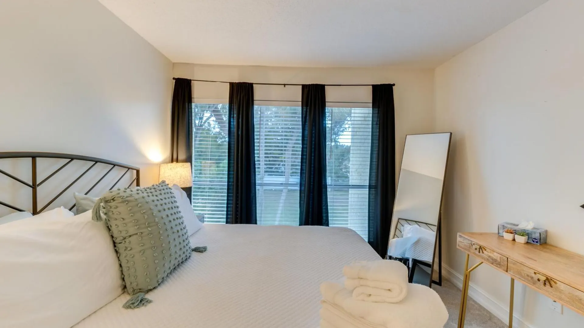 Apartment Quaint 4 Mi To Siesta Key Beach! *