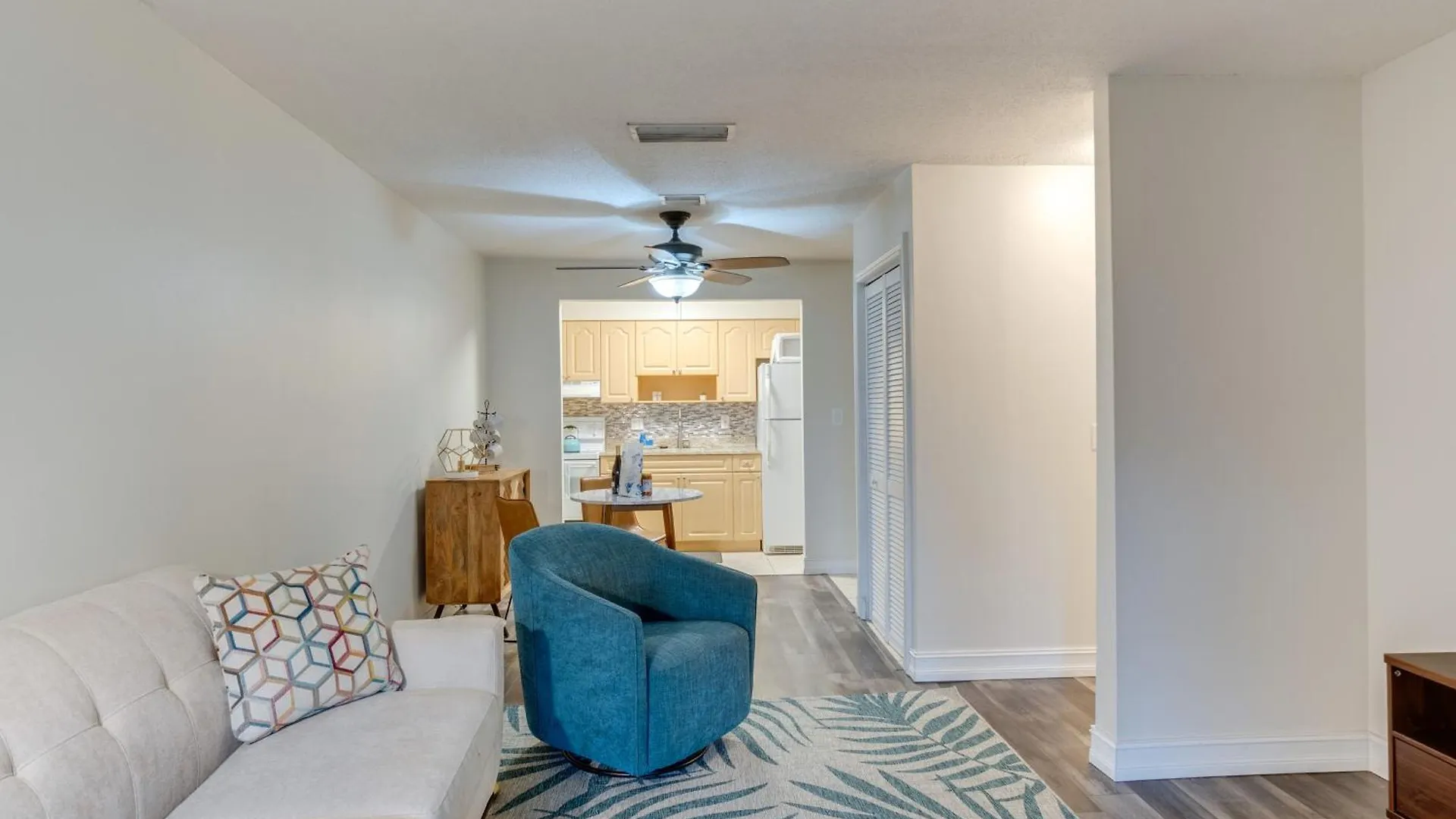 Apartment Quaint 4 Mi To Siesta Key Beach!