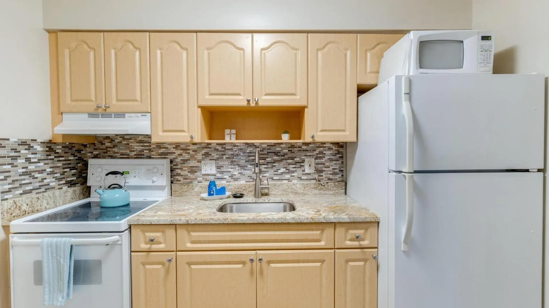 Quaint 4 Mi To Siesta Key Beach! Apartment
