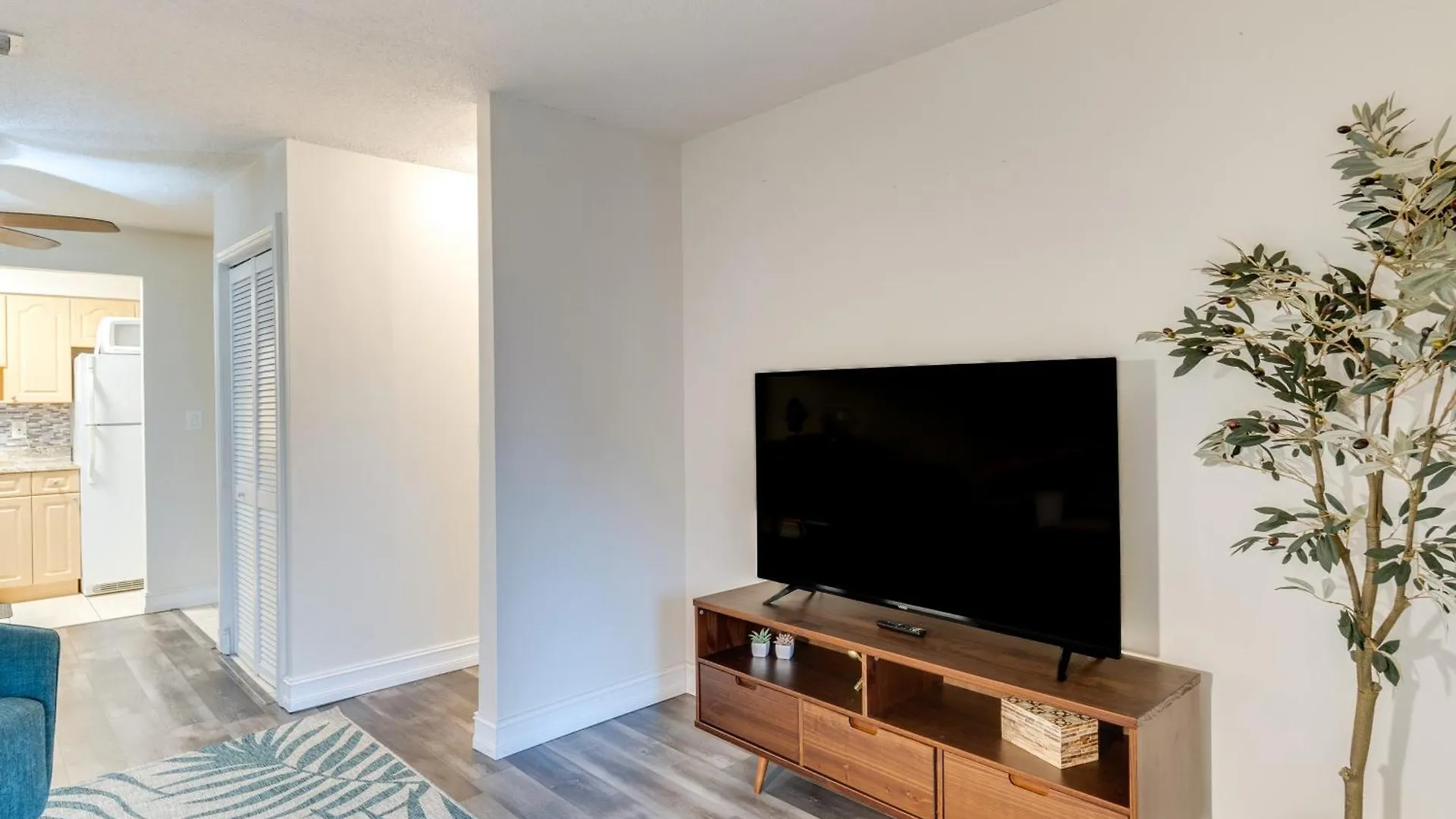 Apartment Quaint 4 Mi To Siesta Key Beach!