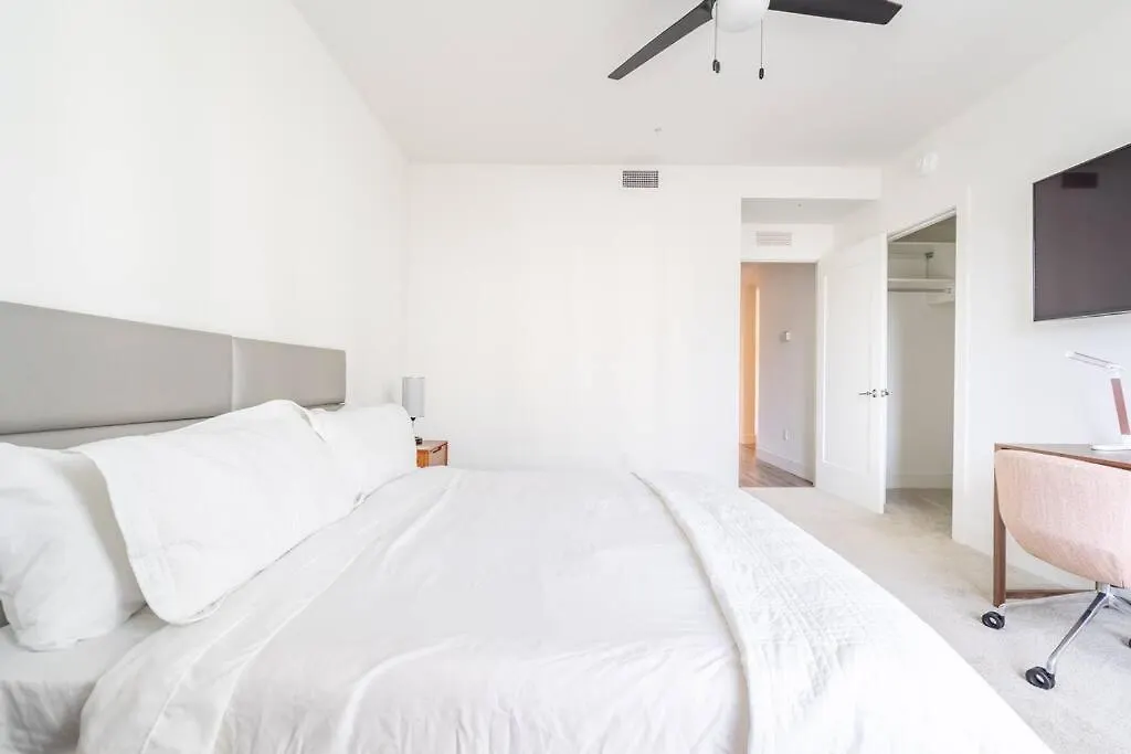 Apartment Waterside Retreat: Modern 2br, Mins To & *