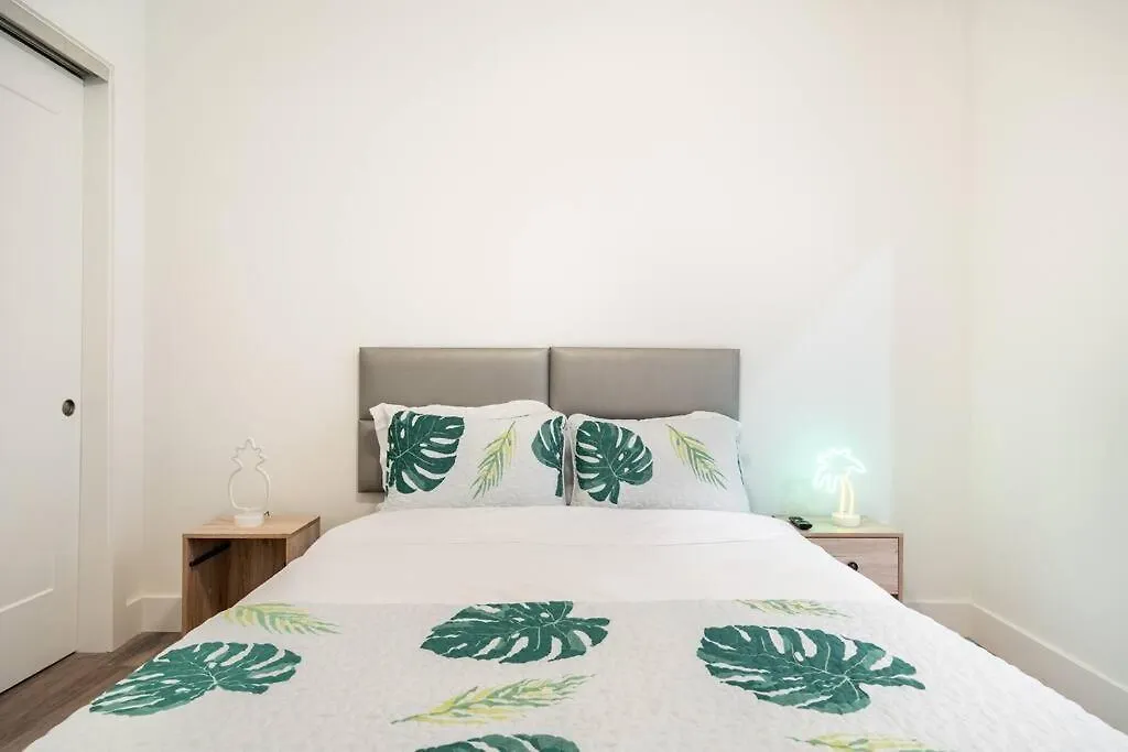 Waterside Retreat: Modern 2br, Mins To & Apartment *