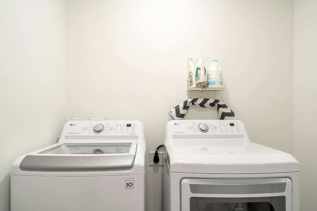 Waterside Retreat: Modern 2br, Mins To & Apartamento