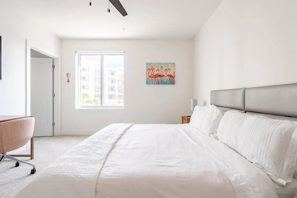 Apartment Waterside Retreat: Modern 2br, Mins To &