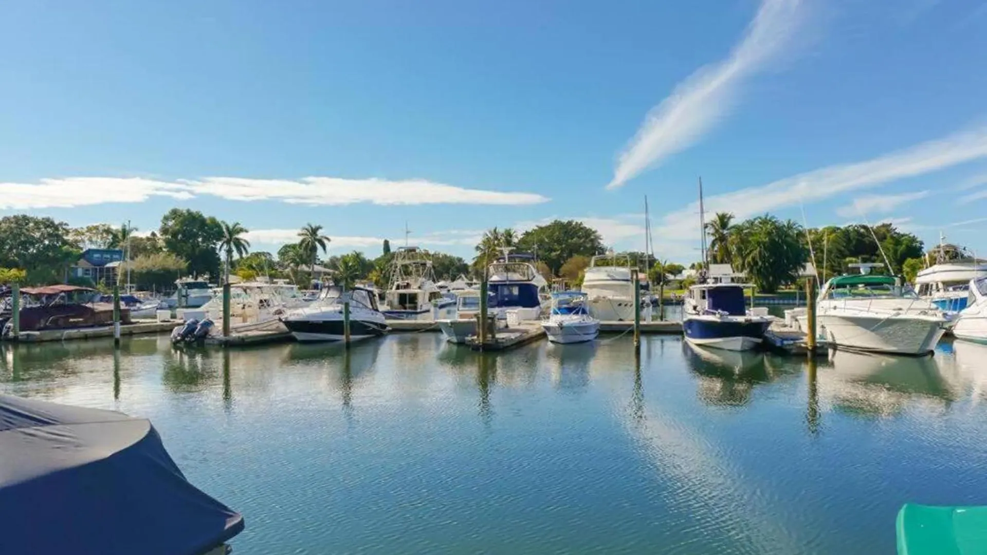 Aparthotel Getaway At The Marina
