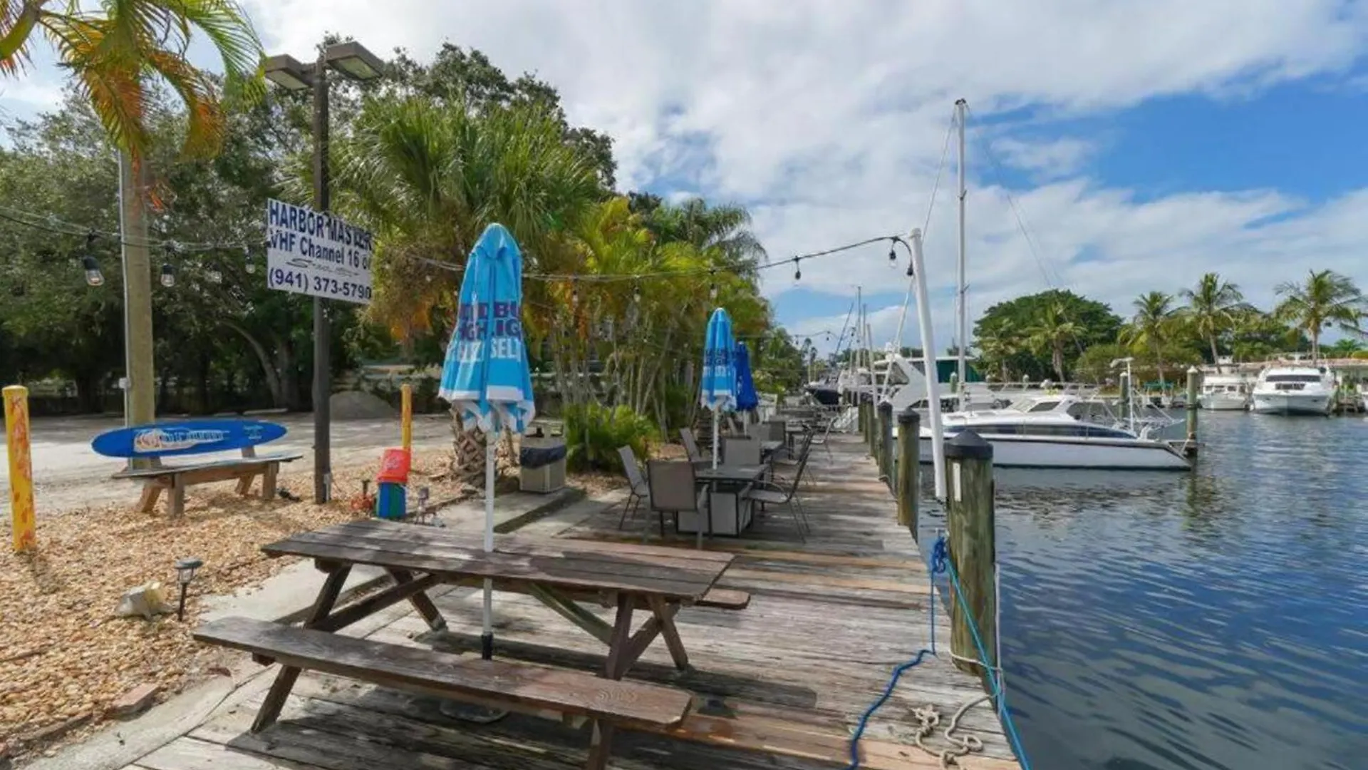 Getaway At The Marina *