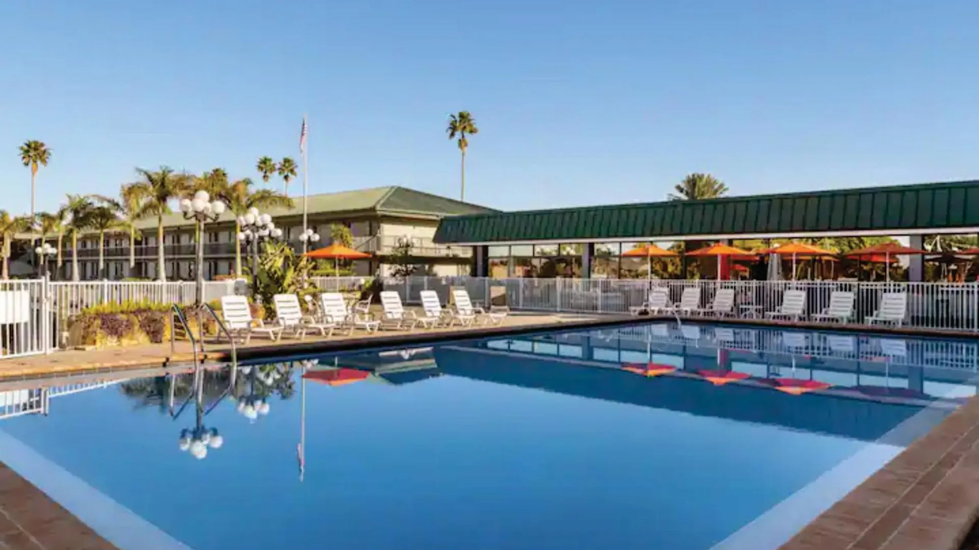 Getaway At The Marina Aparthotel