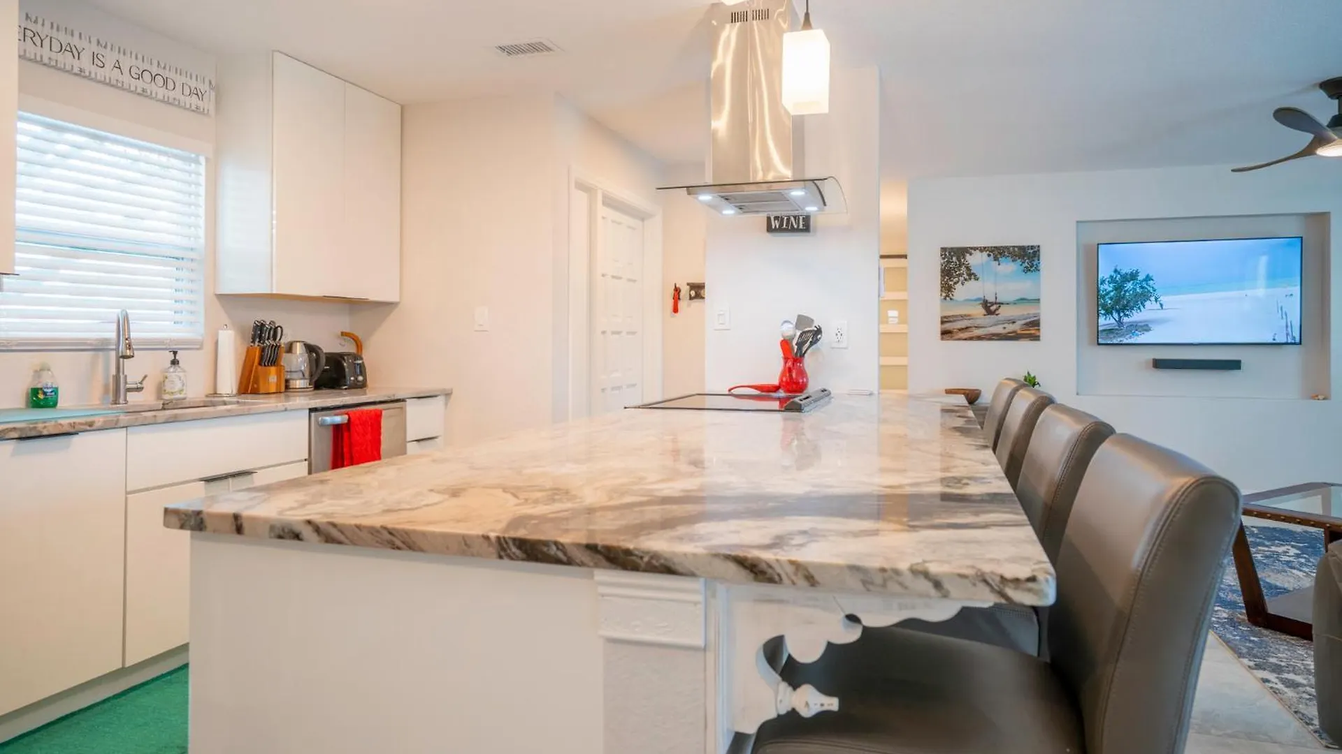 Holiday home Modern 3 Bed House - Minutes To Downtown & Siesta Key - Pet Friendly Sarasota