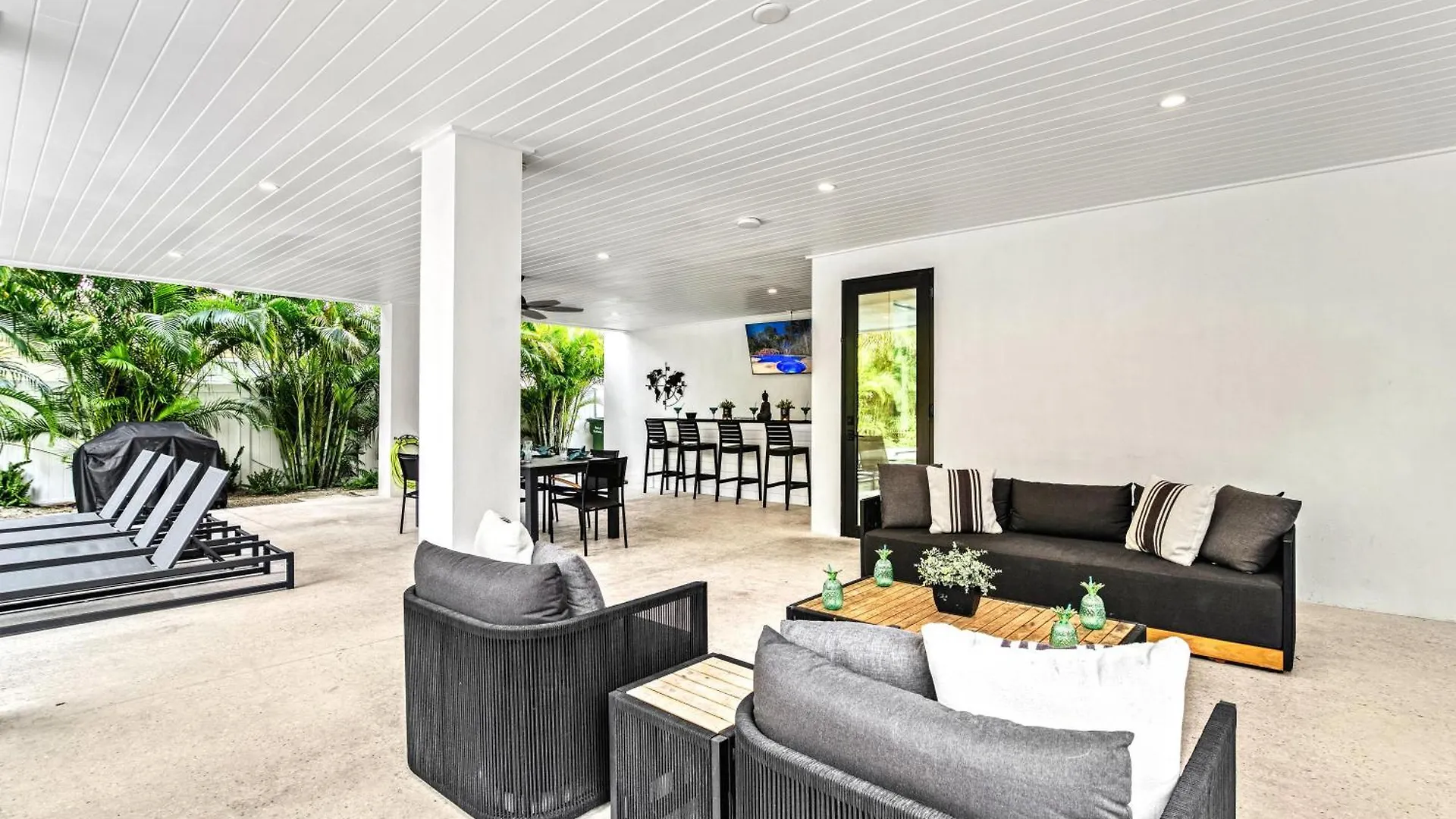 Shore Is Something - 129 Holiday home
