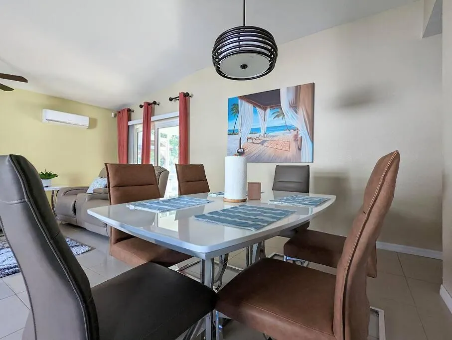 3bed & 2bath Couple Minutes From Siesta Key & Downtown * Sarasota