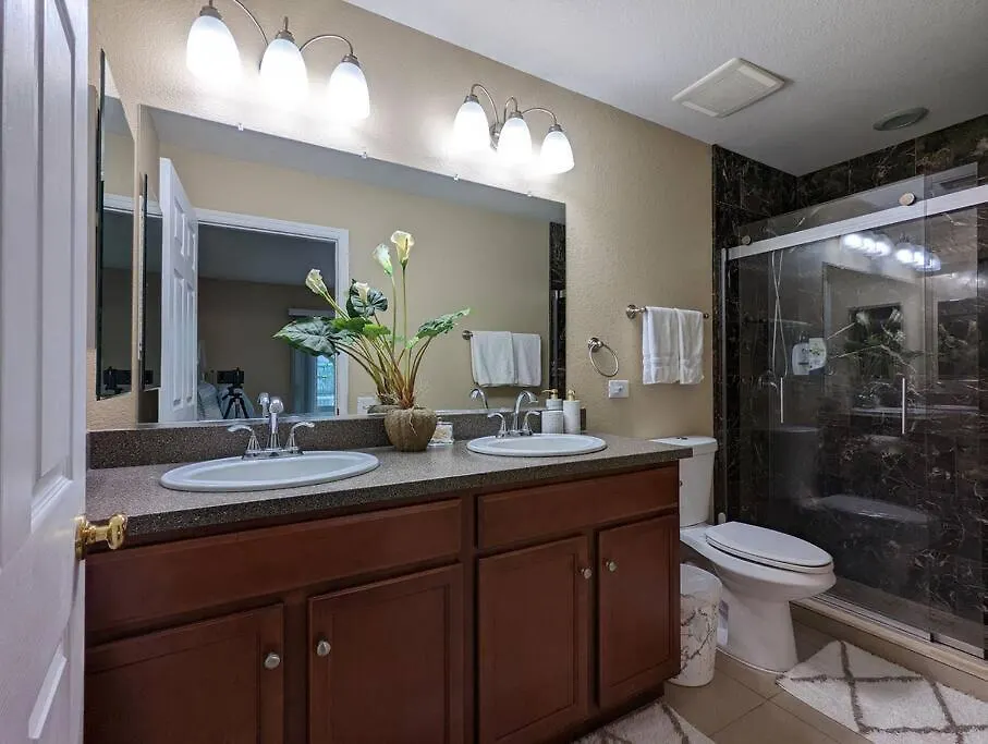 3bed & 2bath Couple Minutes From Siesta Key & Downtown *