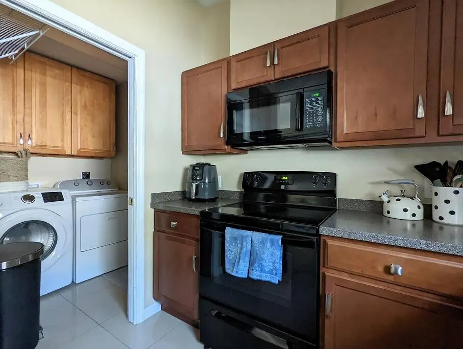 3bed & 2bath Couple Minutes From Siesta Key & Downtown Holiday home Sarasota