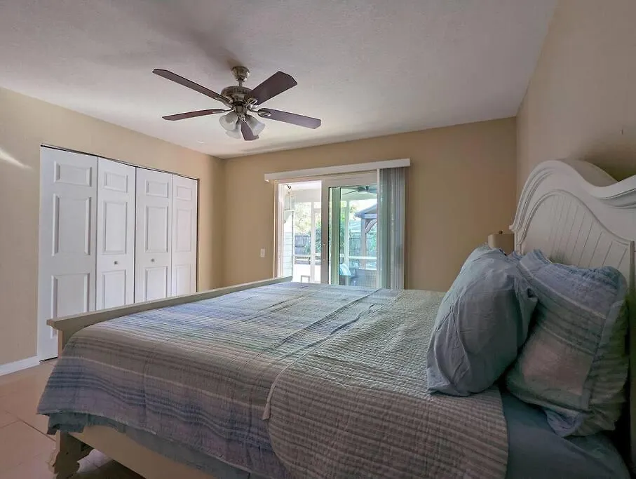 3bed & 2bath Couple Minutes From Siesta Key & Downtown