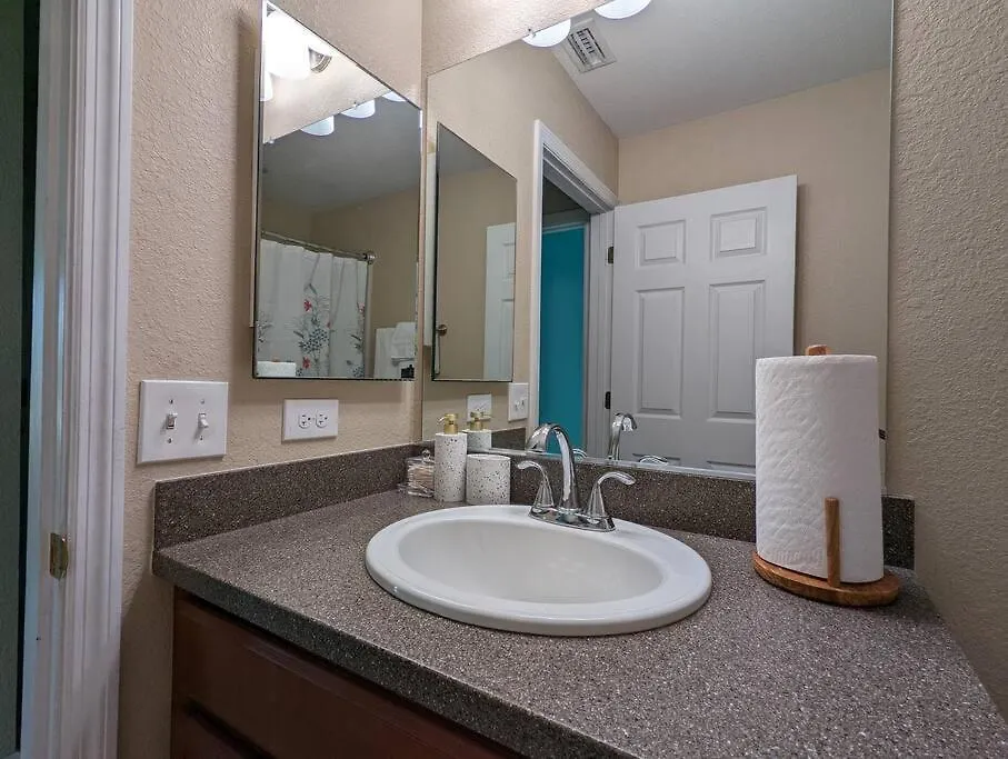 3bed & 2bath Couple Minutes From Siesta Key & Downtown Holiday home Sarasota