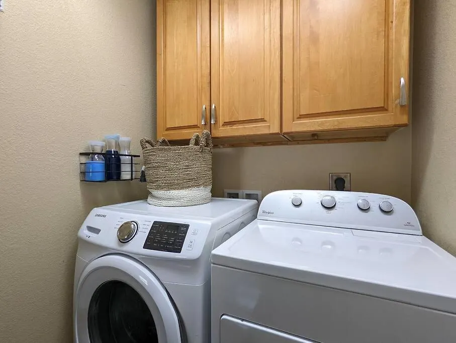 3bed & 2bath Couple Minutes From Siesta Key & Downtown Sarasota