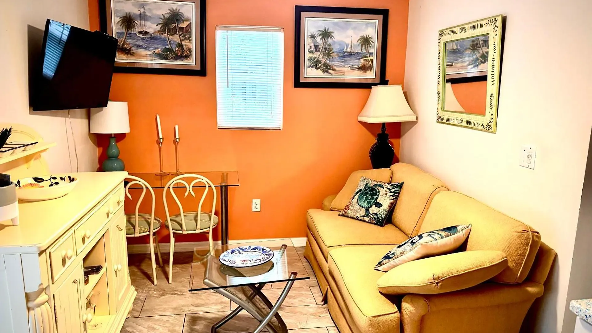 Apartment ~ Cozy In-law Close To Siesta Key ~ Sarasota