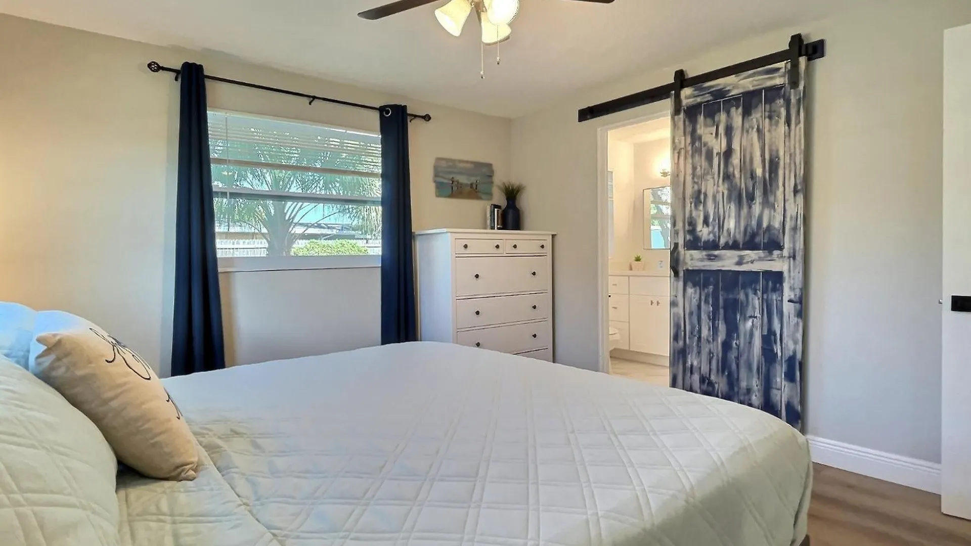 Holiday home New Warm Modern Bliss Just 10 Minutes From Siesta Key Beaches And Downtown Sarasota