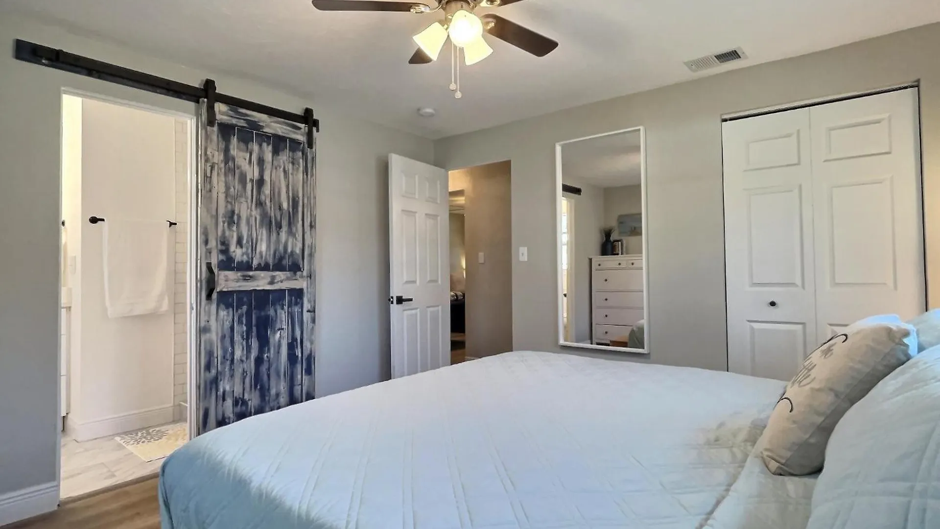 New Warm Modern Bliss Just 10 Minutes From Siesta Key Beaches And Downtown * Sarasota