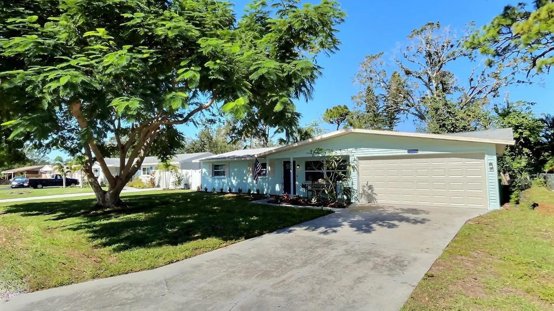 New Warm Modern Bliss Just 10 Minutes From Siesta Key Beaches And Downtown Sarasota