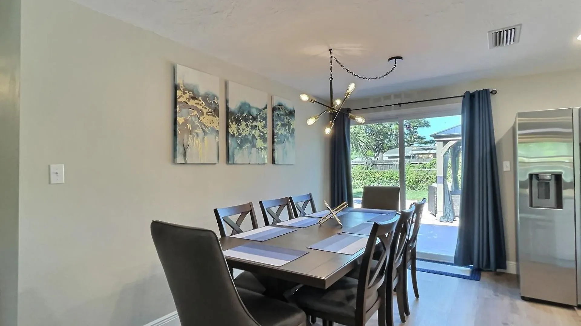 Holiday home New Warm Modern Bliss Just 10 Minutes From Siesta Key Beaches And Downtown *