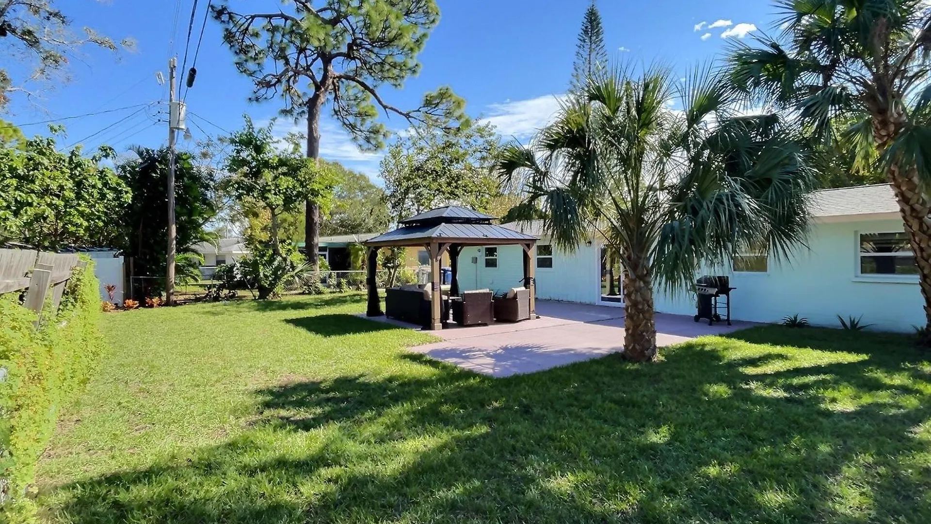 New Warm Modern Bliss Just 10 Minutes From Siesta Key Beaches And Downtown Holiday home *